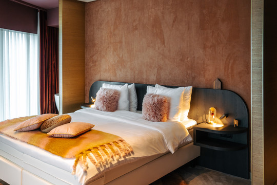 Pink & Golden suite