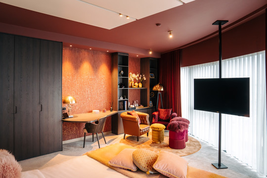Pink & Golden suite