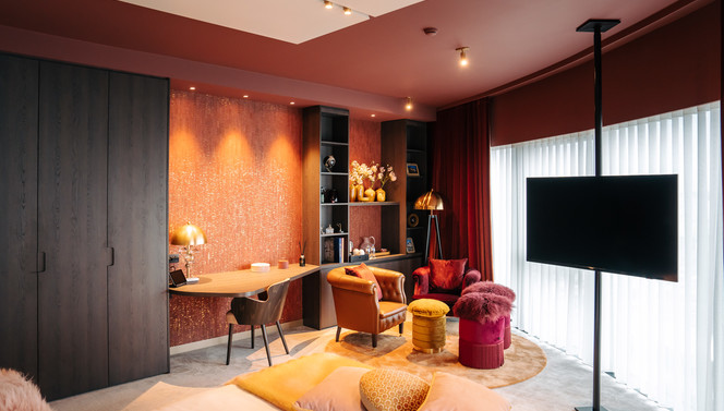 Pink & Golden suite